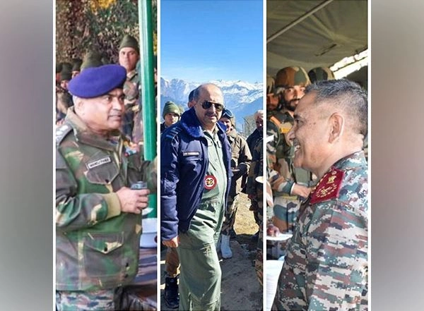 India News | Top Defence Brass Enjoys Deepawali with Troops on Pak, China Border