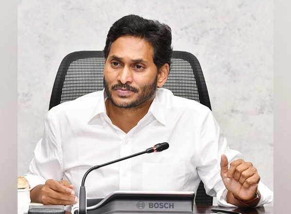 India News | Andhra CM Exhorts Party Cadre to Work Towards Making Clean Sweep of 175 Assembly Seats