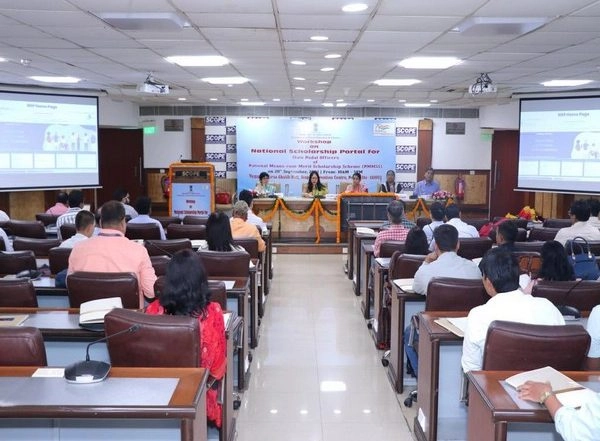 India News | Last Date to Submit Applications for Means-cum-merit Scholarship is 31 October