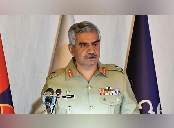 World News | Pakistan Spy Chief, DG ISPR Hold Rare Presser on Arshad Sharif Killing