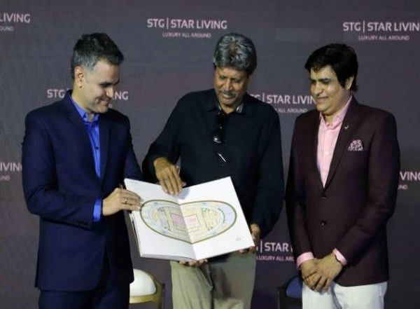Business News | Kapil Dev Now Becomes a Resident of Thane STG - Star Living