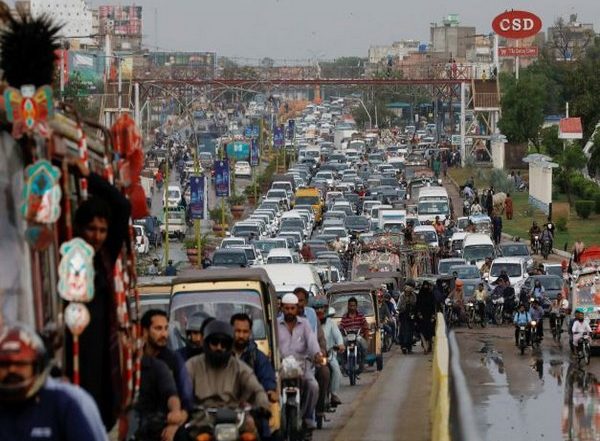 World News | Fear Psychosis Prevails Among Karachi Residents Due to Rising Street Crimes