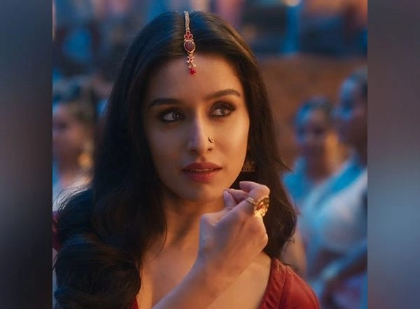 Entertainment News | Shraddha Kapoor Hints 'Stree 2' with Cameo in Song 'Thumkeshwari' from Varun Dhawan's 'Bhediya'