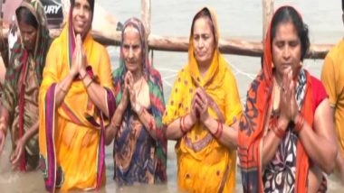 Lifestyle News | Chhath Puja 2022 Day 2: Preperations in Full Swing by Devotees on 'Kharna'