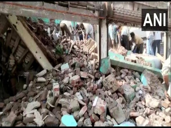 India News | Building Collapses in Maharashtra's Amravati, 5 Dead - Vimarsana News