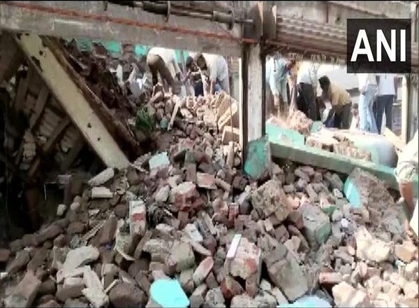 India News | Building Collapses in Maharashtra's Amravati, 5 Dead