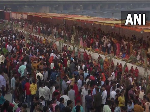 India News | Devotees Throng Ghats, Ponds to Celebrate Chhath Puja Across Country - Vimarsana News