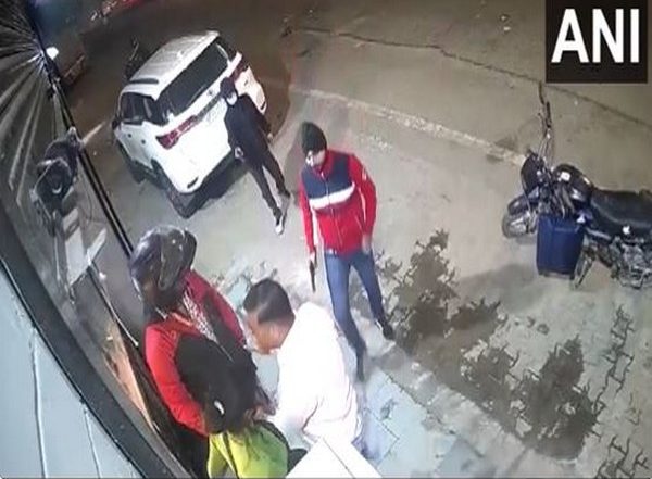 India News | Carjacking Incident in Delhi: SUV Stolen