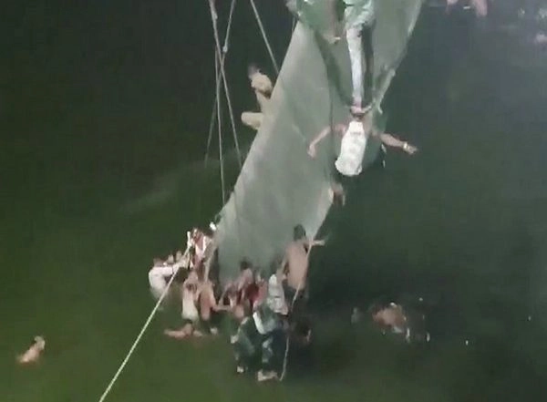 India News | Morbi Bridge Collapse: NDRF Dispatches Five Teams for Rescue Operation