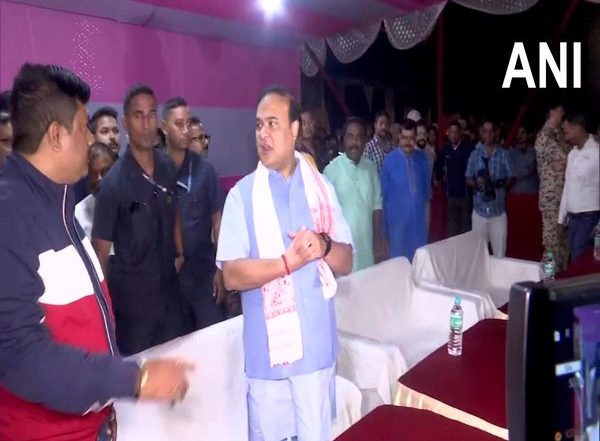India News | Assam CM Himanta Biswa Sarma Offers Prayers on Occasion of Chhath Puja