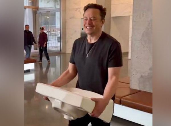 Elon Musk Denies Sharing Links of Sites Known to Publish Fake News to New York Times