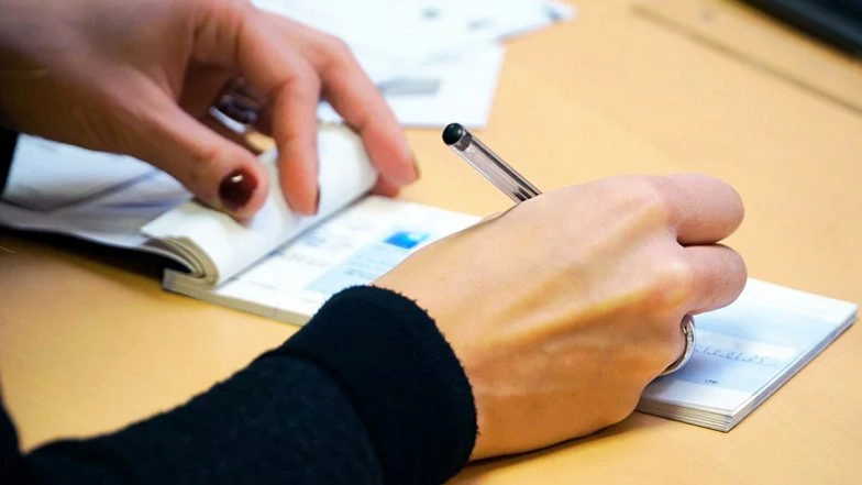 Mumbai Shocker: BMC Contractor Dupes Businesswoman of Rs 2.55 Crore on Pretext of Investing in Civic Contract To Set Up Waste Processing Plant; Booked