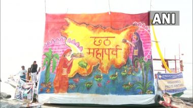 Chhath Puja 2022: Bihar Artists and Students Set Up 21 Feet Long Painting at Ganga River (See Pics)