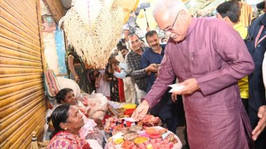 Diwali 2022: Chhattisgarh CM Bhupesh Baghel Visits Local Shop on Dhanteras, Buys Sweets, Firecrackers for Deepavali