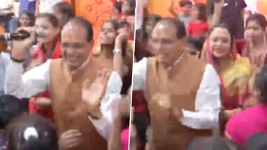 Video: MP CM Shivraj Singh Chouhan, Wife Sadhna Singh Celebrate Diwali With Children Who Lost Their Parents During COVID-19 Pandemic in Bhopal