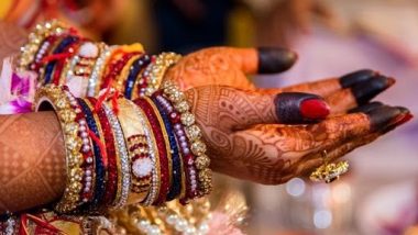 Uttar Pradesh: Bride Calls Off Wedding After Varmala As Groom Kisses Her on Stage in Sambhal, Approaches Police