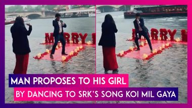 Man Proposes To Girlfriend By Dancing To Shah Rukh Khan’s Song Koi Mil Gaya In Front Of Eiffel Tower