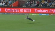 Glenn Phillips Catch Video: Watch Kiwi Fielder Take a Stunner to Dismiss Marcus Stoinis During AUS vs NZ T20 World Cup 2022
