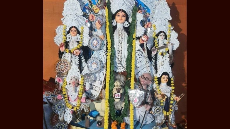 Durga Puja Pandal of Hindu Mahasabha in Kolkata Shows Mahatma Gandhi Look-Alike As ‘Asura’ Being Killed by Goddess Durga; Removed After Complaint (See Pic)