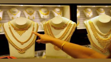 Gujarat Shocker: Two Workers Lock Up Jewellery Showroom Owner in Ahmedabad, Rob 3 KG Gold Ornaments