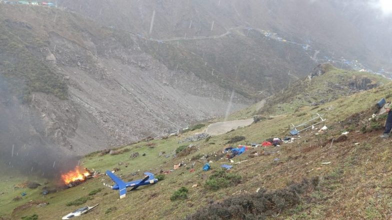 Kedarnath Helicopter Crash Video: Chopper Carrying Pilgrims From Phata Crashes in Uttarakhand’s Holy City, Many Feared Dead