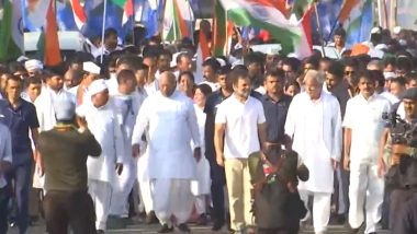 Bharat Jodo Yatra: Congress Presidential Candidate Mallikarjun Kharge Joins Rahul Gandhi for March in Karnataka's Ballari (Watch Video)