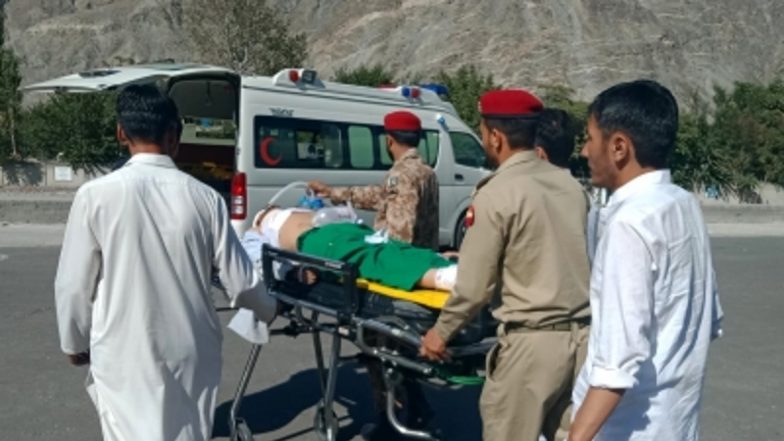 Pakistan Road Accident: 10 Killed, 13 Injured in Bus-Truck Collision on Indus Highway in Sindh Province (Watch Video)