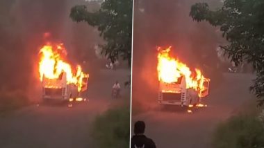 Maharashtra: Bus Carrying 27 Passengers From Bhiwandi Catches Fire in Pune, No Casualty Reported (Watch Video)