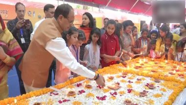 Diwali 2022: Madhya Pradesh CM Shivraj Singh Chouhan Celebrates Deepavali With Kids Who Lost Parents to COVID-19