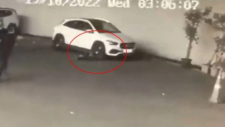 Kamal Kishore Mishra Tries To Kill Wife With His Car: Mumbai Police Hunt For Filmmaker Seen Running Over Angry Wife in Viral Video