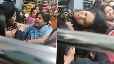 Video: Women Engage in Fight, Pull Each Other's Hair During Heated Argument in Thane-Panvel Local Train