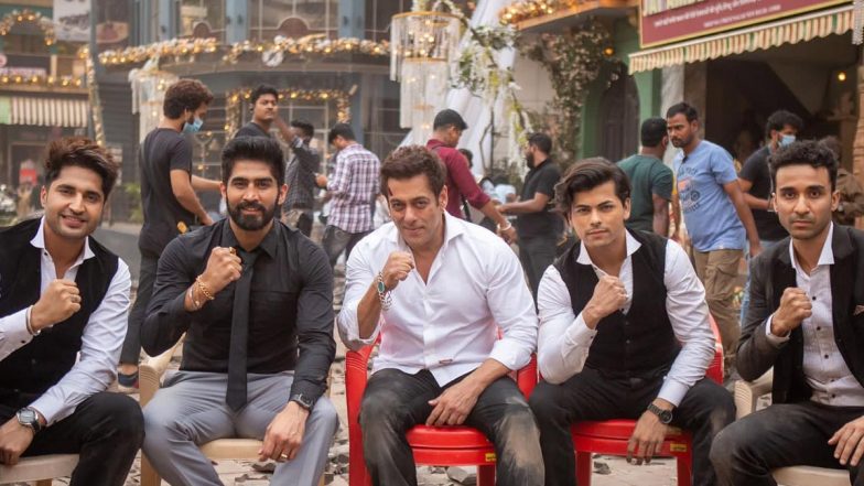 Kisi Ka Bhai Kisi Ki Jaan: Salman Khan Welcomes Boxer Vijender Singh as He Boards Bollywood Star’s Next Film