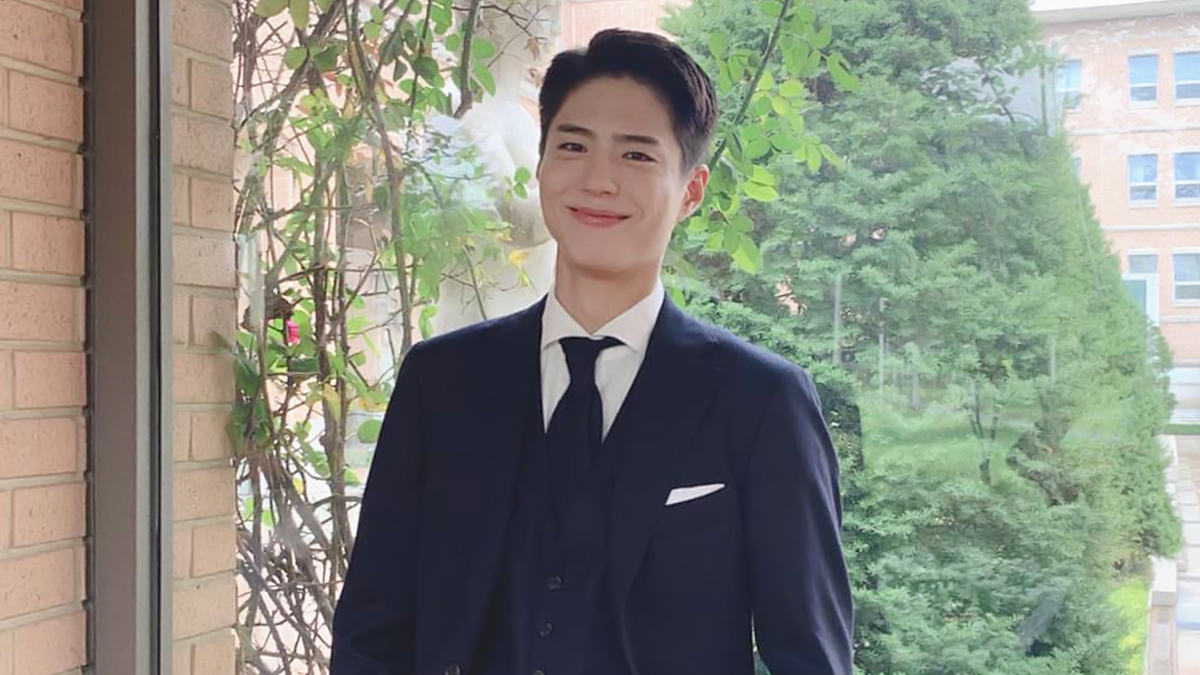 Park Bo Gum flutters hearts as he reveals photos from his time in Paris  while attending the 'CELINE's 'S/S 2023 Menswear Collection' show