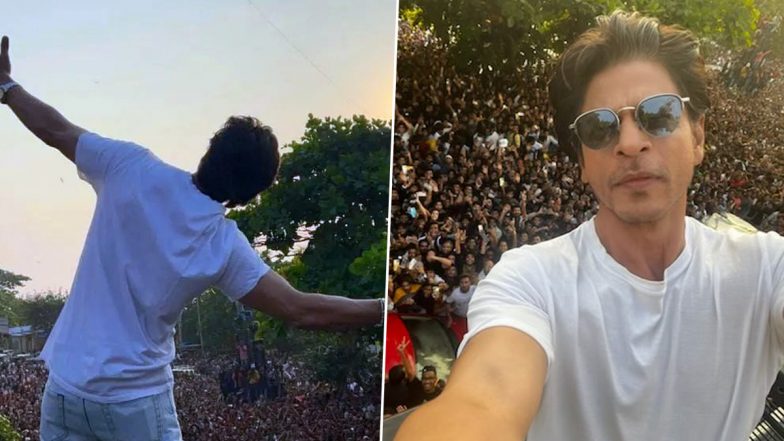 Shah Rukh Khan Opens His Arms for Fans Outside Mannat and Takes Selfie With Them on His Birthday (View Pics)