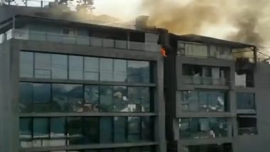 Pune Fire: Blaze Erupts at Restaurant Situated on Top Floor of Building in Lullanagar (Watch Video)