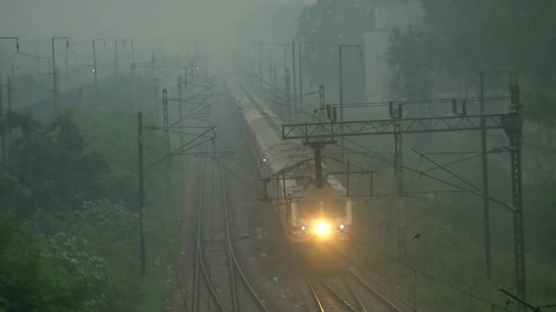 Delhi Air Pollution: National Capital Continues To Reel Under ‘Severe’ Air Quality As Thick Layer of Haze Covers Sky (See Pics)