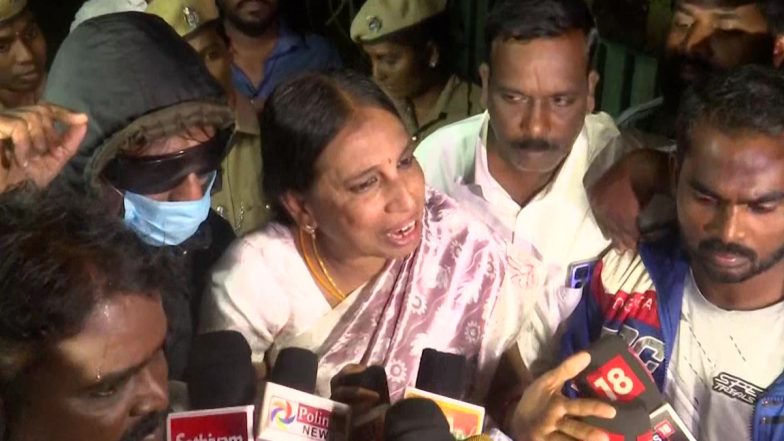 Rajiv Gandhi Assassination Case: Nalini Sriharan Thanks Tamil Nadu and Central Govt After Release from Prison, Says 'Will Take Press Meet Tomorrow'