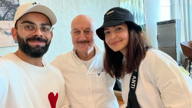 Anupam Kher Meets Virat Kohli and Anushka Sharma at the Airport Lounge (View Pic)