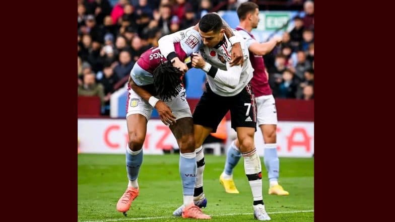 Cristiano Ronaldo Fights With Tyrone Mings, Manchester United Star슬롯사이트s WWE-Style Grapple With Aston Villa Defender Goes Viral! (Watch Video)