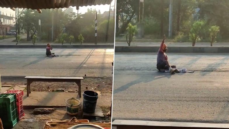 Video: Drunk Man Creates Nuisance, Sits in Middle of Highway in UP's Sonbhadra, Cops Drop Him Off Safely at Home