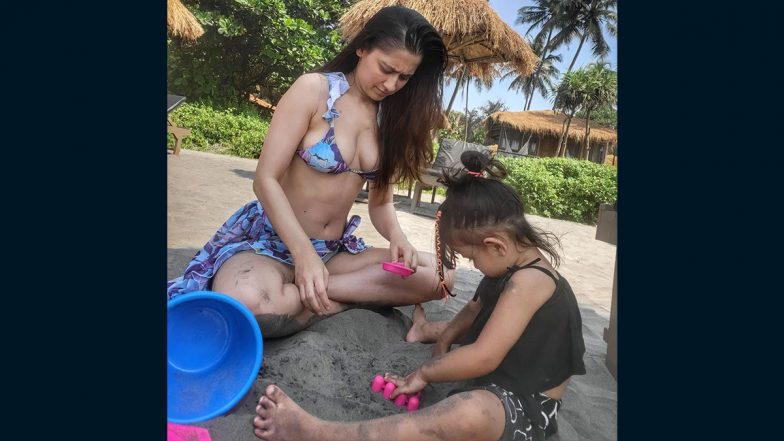 Sanjeeda Shaikh Enjoys Play Time With Daughter Ayra at the Beach, Shares Pictures From Their Holiday on Instagram