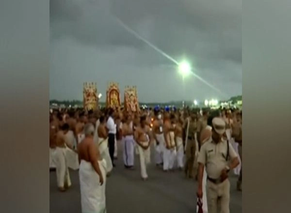 India News | Kerala: Thiruvananthapuram International Airport Shuts Down to Allow Alpasi Arattu Procession Through Smoothly