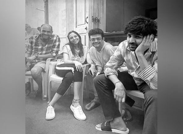Entertainment News | Kartik Aaryan Shares Glimpse of 'in Between Takes' from 'Satyaprem Ki Katha'