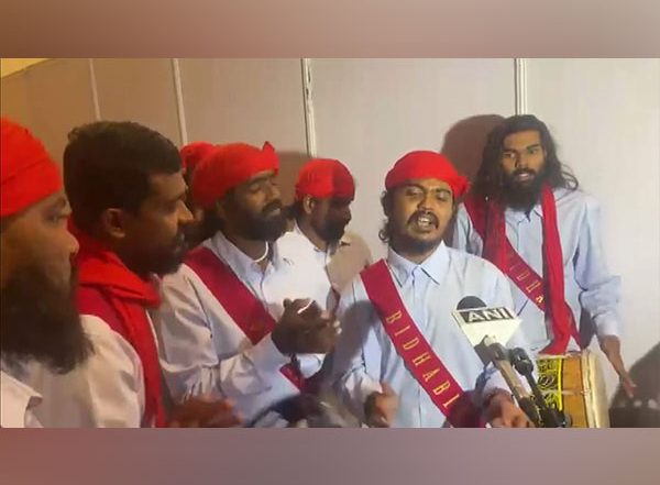 Entertainment News | Maldives Tribal Group Enthrals Audience with Their Rendition of Hindi Song 'Kajra Mohabbat Wala'