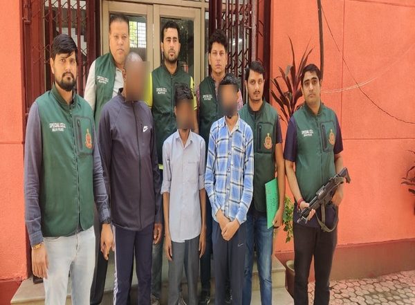 India News | Three Drug Smugglers Held in Delhi