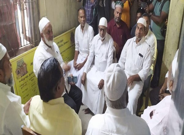 India News | Muslim Jamath Leaders Visit Sangameswarar Temple Near Coimbatore Blast Site