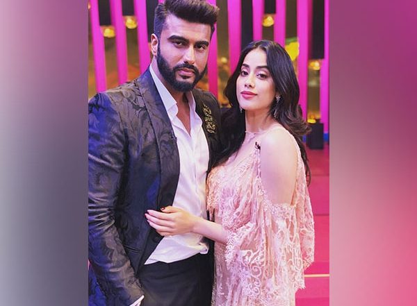 Entertainment News | Arjun Kapoor Pulls Sister Janhvi Kapoor's Hair in Childhood Picture, Fans Call Them 'sibling Goals'