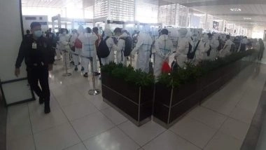 World News | Philippines Deports 21 Chinese Nationals Linked to Illegal Online Gambling