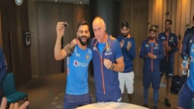 Sports News | Virat Kohli Cuts Birthday Cake with Teammates in Melbourne