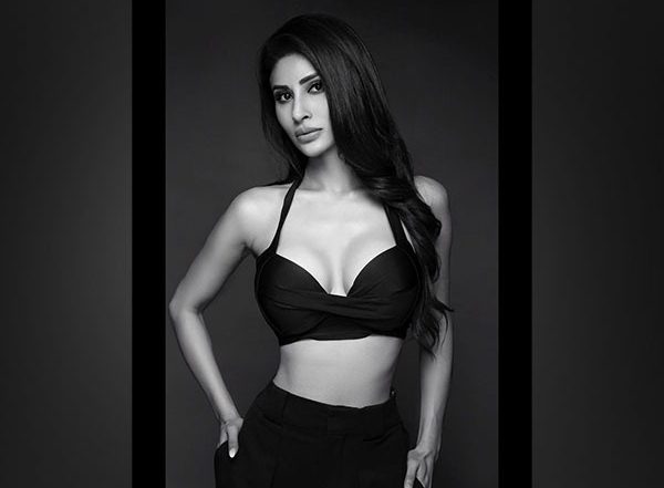 Entertainment News | Mouni Roy Raises Temperature in White Sleeveless Top